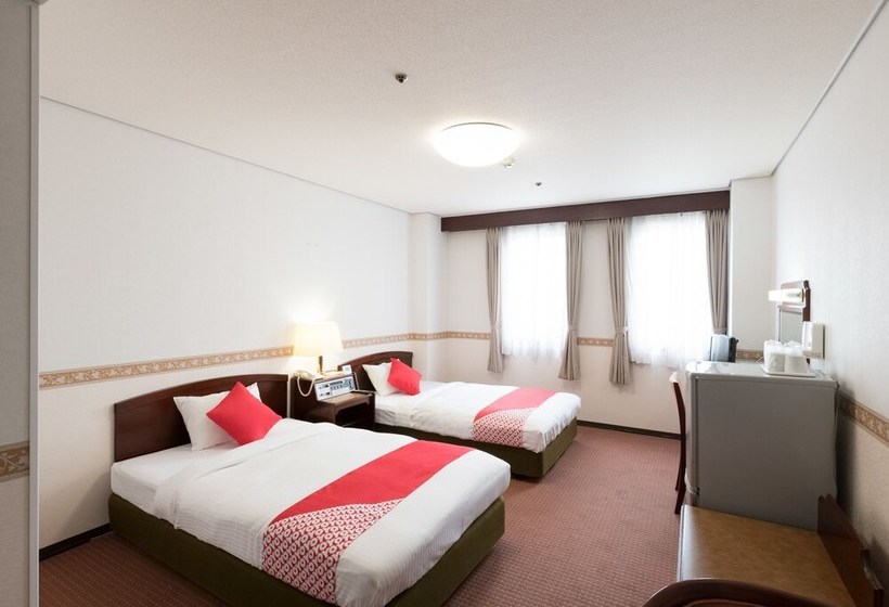 Отель Toyama Joshi Koen By Oyo Rooms