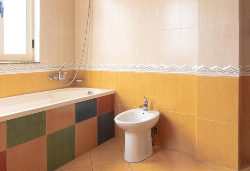 Luckyshine Hostel