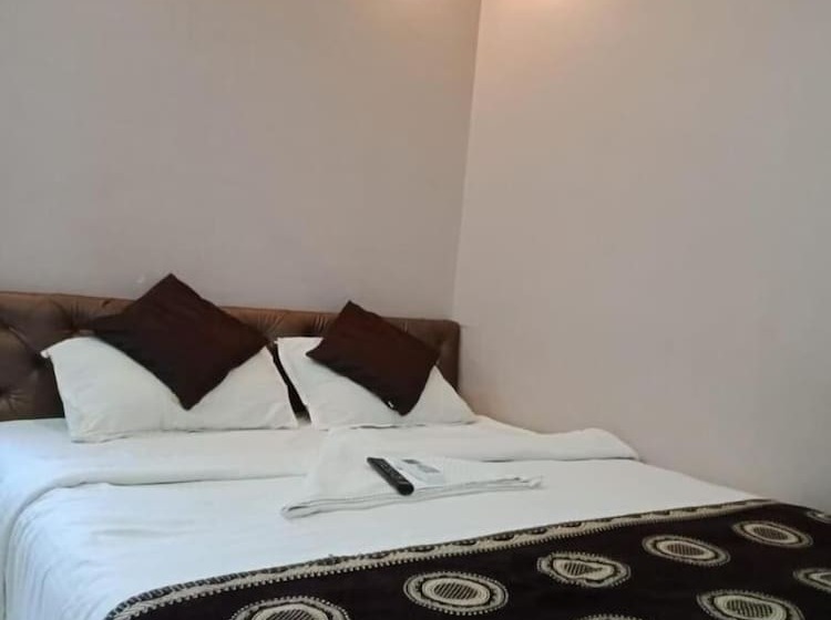 Pension Kae Residency