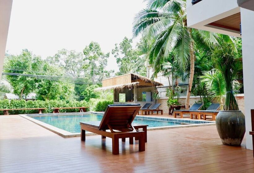 هتل Aiya Resort Kohtao