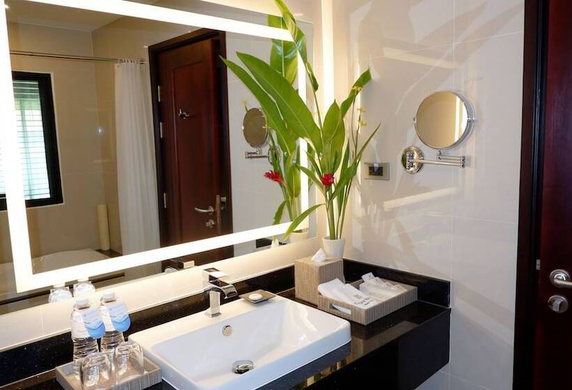 هتل Tmark Resort Vang Vieng