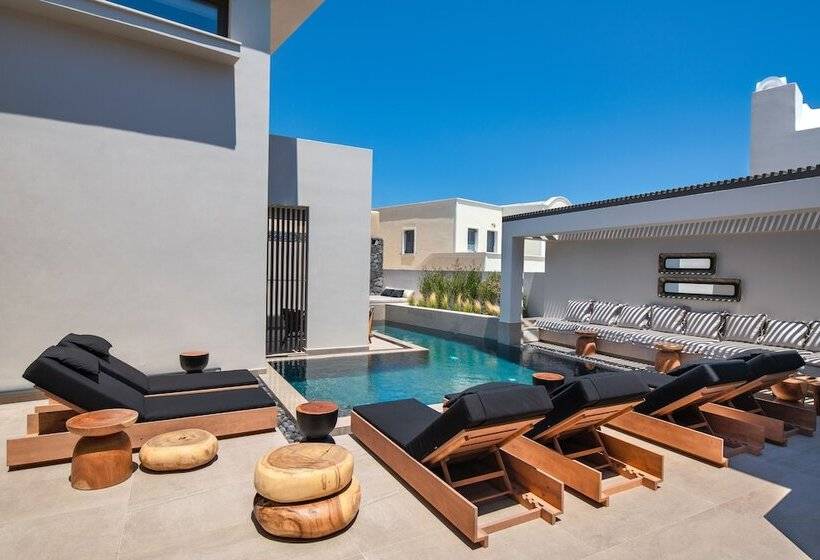 هتل Uma Ray Suites