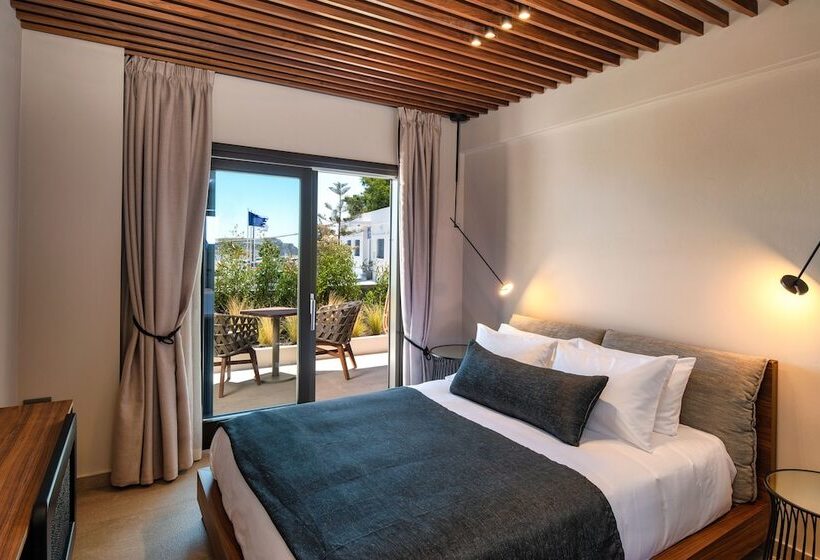 هتل Uma Ray Suites