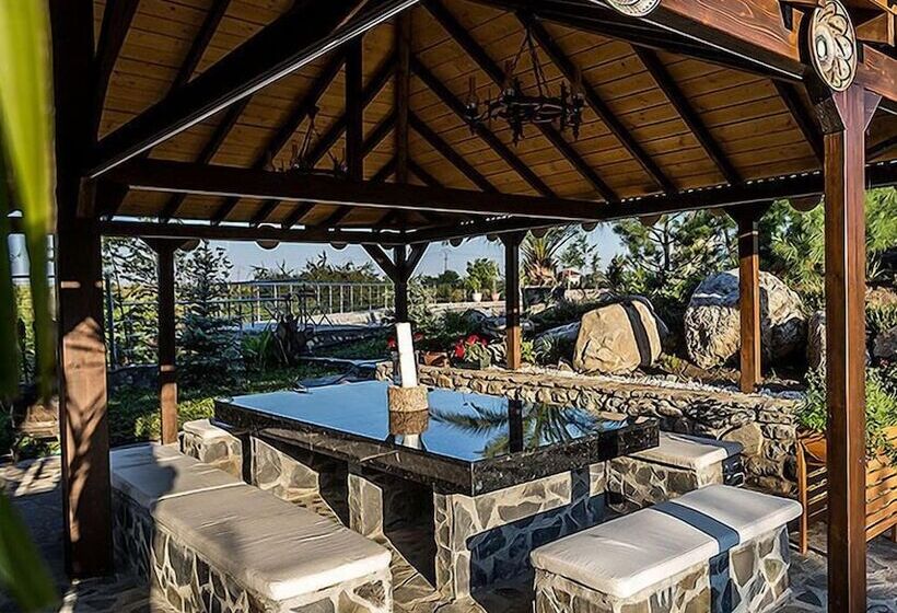پانسیون Country Spa Retreat