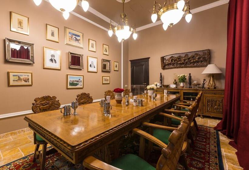 پانسیون Country Spa Retreat