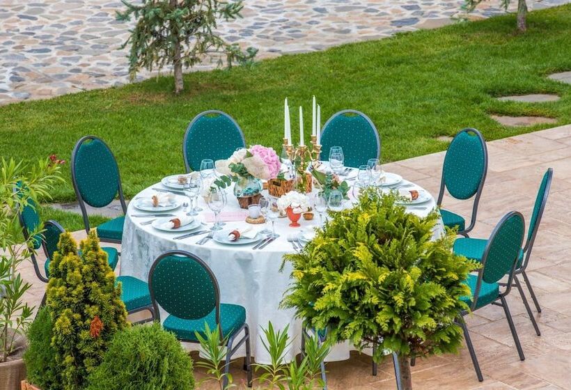 پانسیون Country Spa Retreat