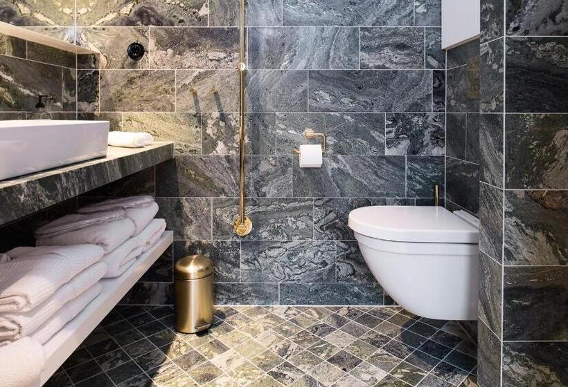 پانسیون Spinoza Suites