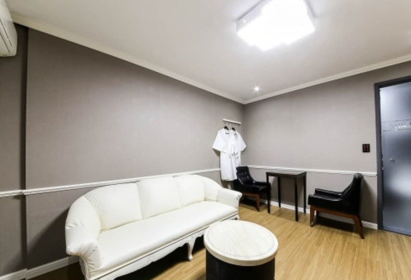 Shilla E Stay Motel