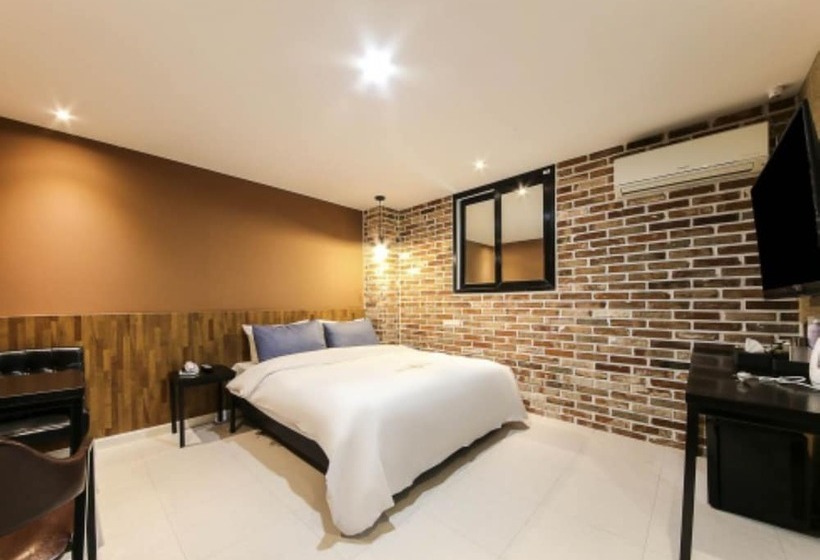 Shilla E Stay Motel