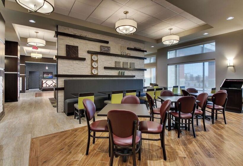 Drury Plaza Hotel Savannah Pooler