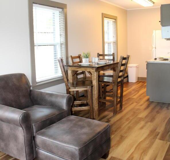 هتل Bayside Resort, Lake George Ny
