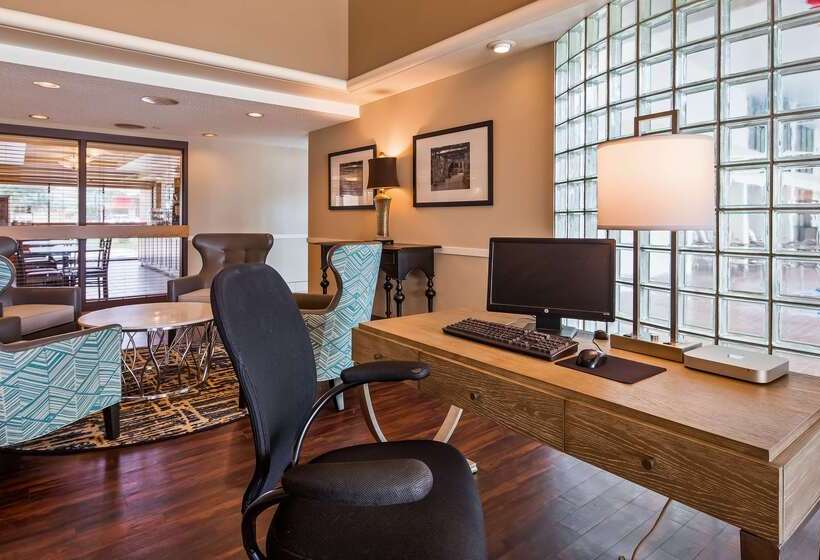 هتل Best Western East Towne Suites