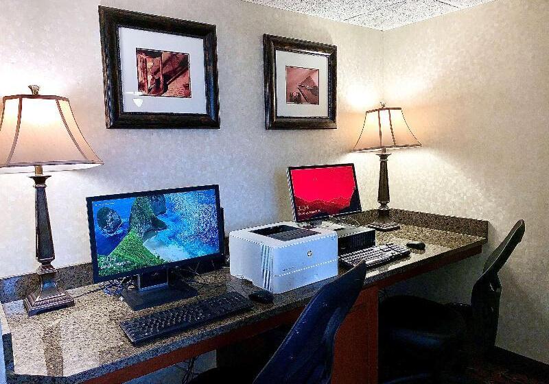 هتل Best Western Plus St. Louis Westwestport