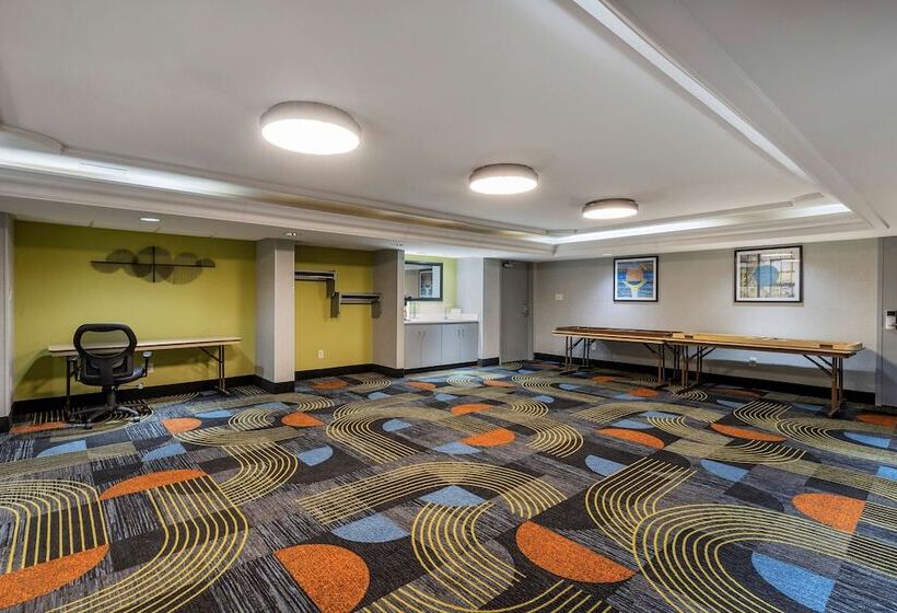 هتل Best Western Plus St. Louis Westwestport