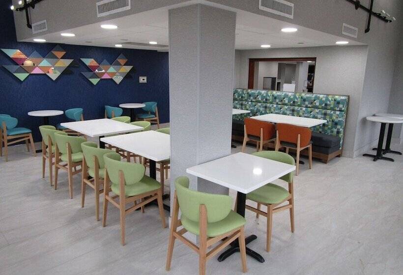 هتل Best Western Plus St. Louis Westwestport