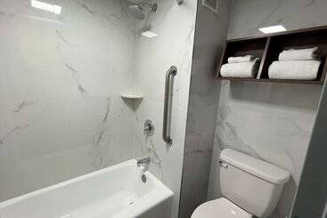 هتل Best Western Plus St. Louis Westwestport