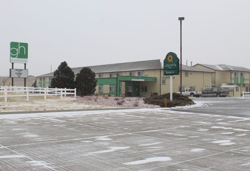 هتل Cheyenne Guest Inn