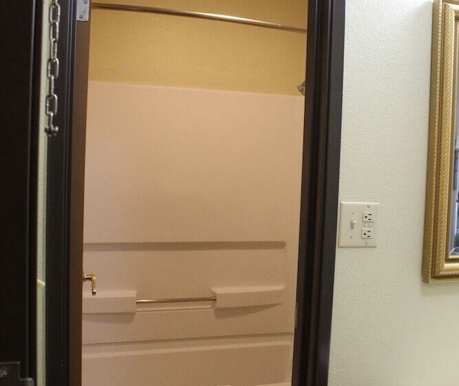هتل Cheyenne Guest Inn