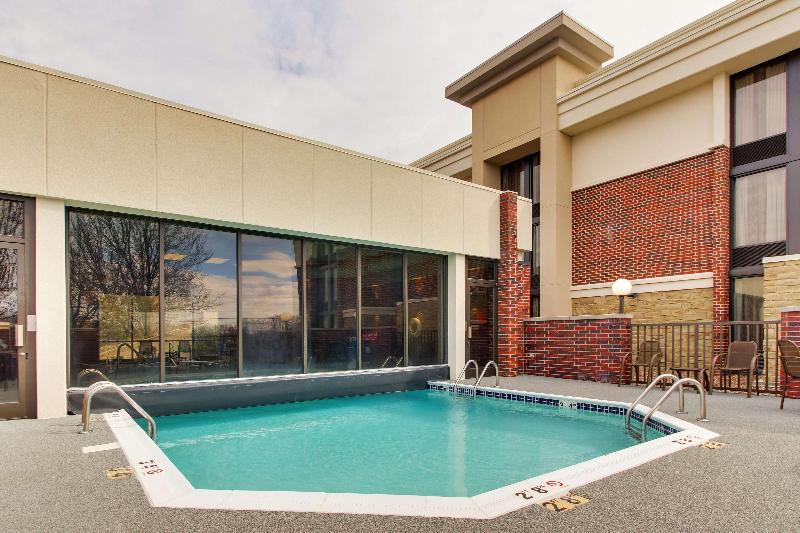 ホテル Drury Inn & Suites Poplar Bluff