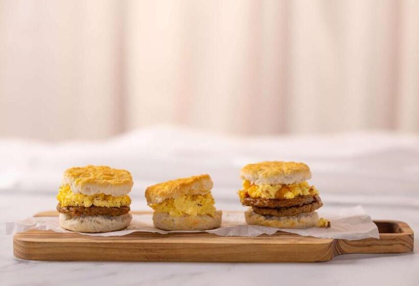 בית מלון כפרי Drury Inn & Suites Frankenmuth