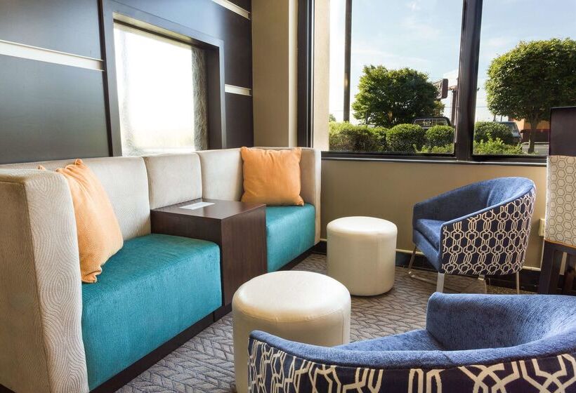 هتل Drury Inn & Suites Greensboro