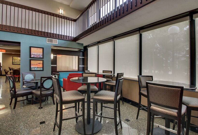 ホテル Drury Inn & Suites Houston The Woodlands