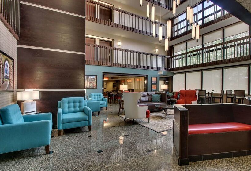 ホテル Drury Inn & Suites Houston The Woodlands