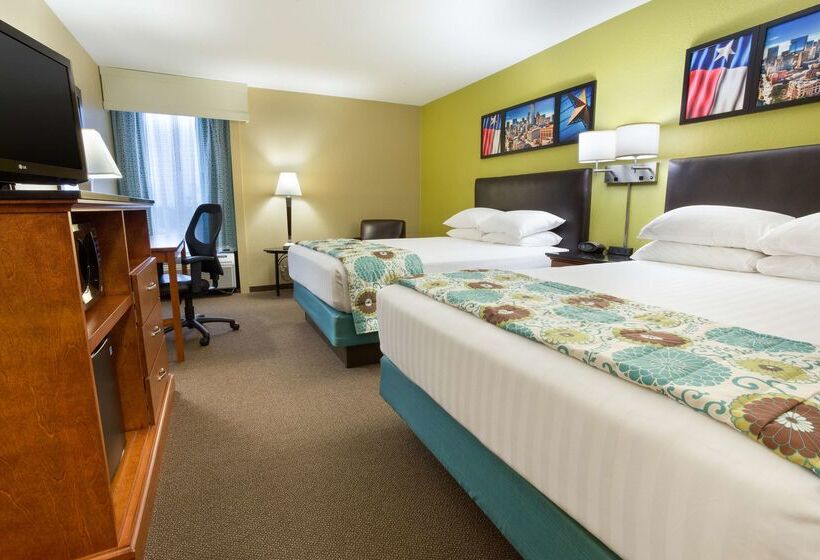 ホテル Drury Inn & Suites Houston The Woodlands