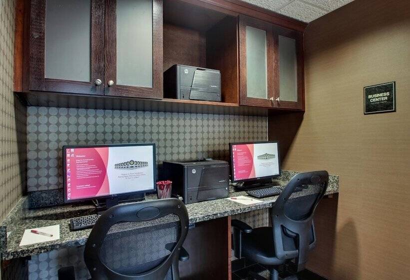 ホテル Drury Inn & Suites Houston The Woodlands