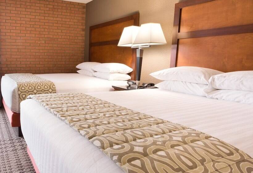 هتل Drury Inn & Suites Jackson Mo