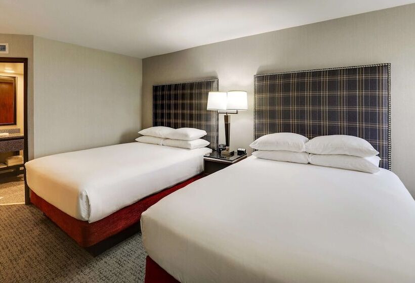 Отель Drury Inn & Suites St. Joseph
