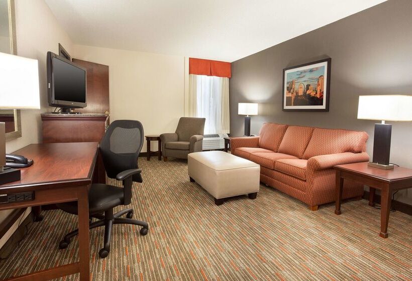 هتل Drury Inn & Suites St. Louis Airport