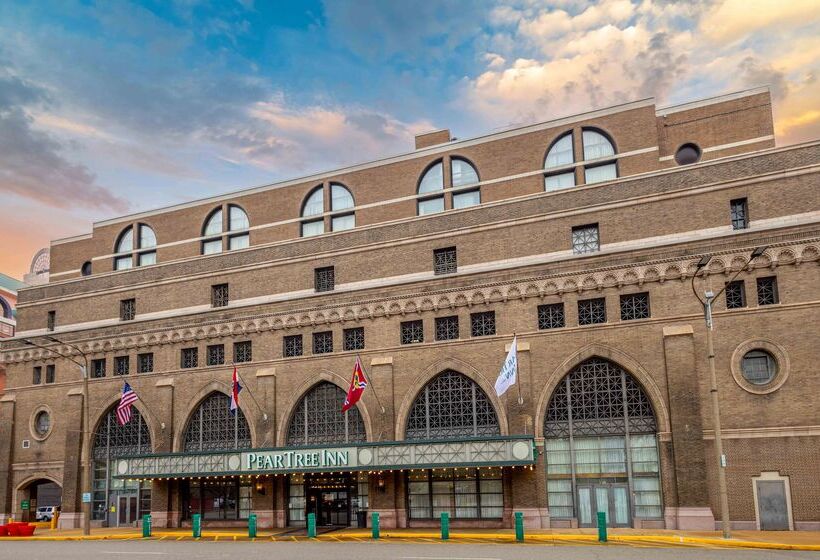 בית מלון כפרי Pear Tree Inn St Louis Convention Center