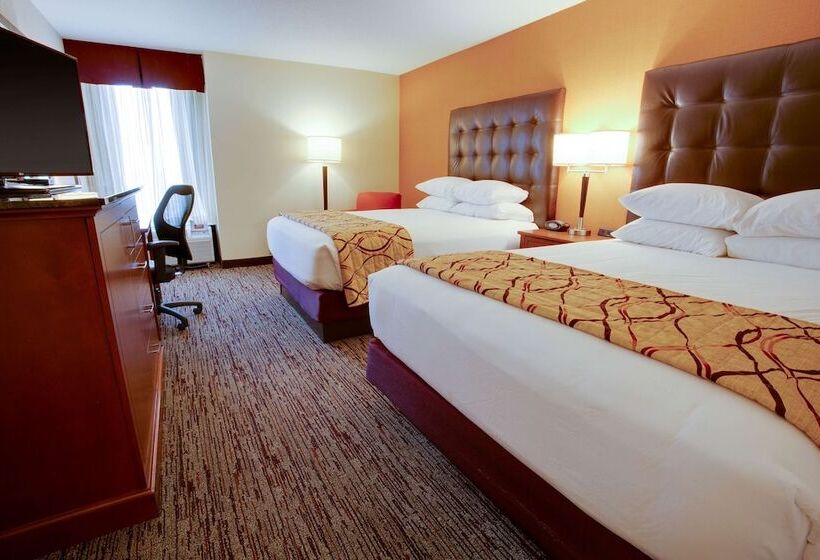 בית מלון כפרי Drury Inn & Suites Terre Haute