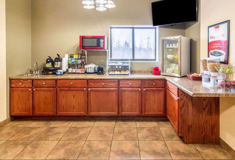 בית מלון כפרי Econo Lodge Cadillac