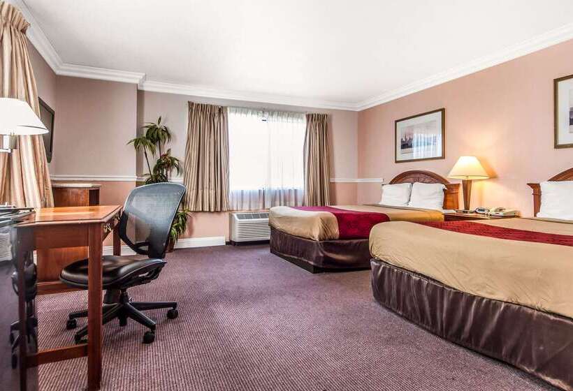 هتل Econo Lodge Castro Valley I580