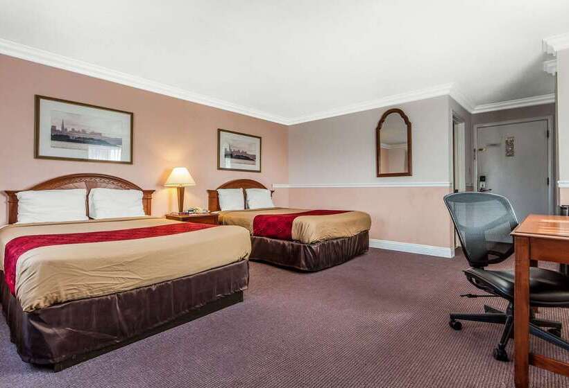 هتل Econo Lodge Castro Valley I580