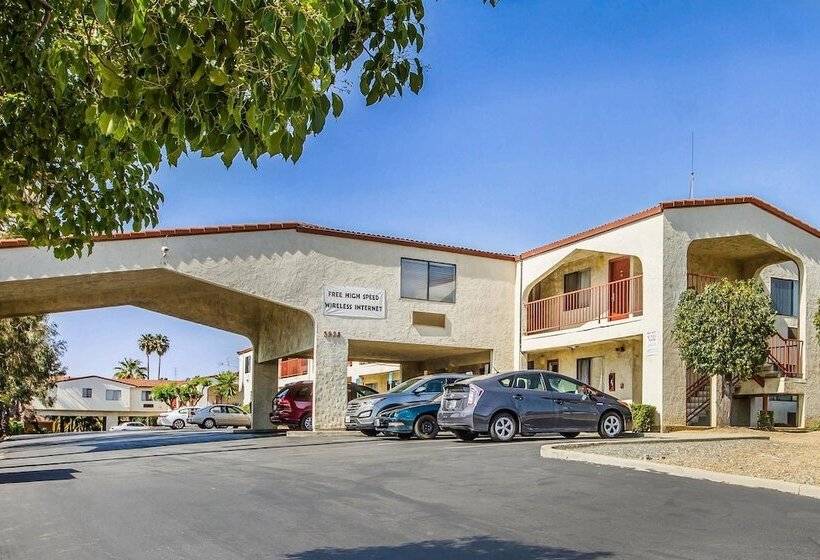هتل Econo Lodge Castro Valley I580