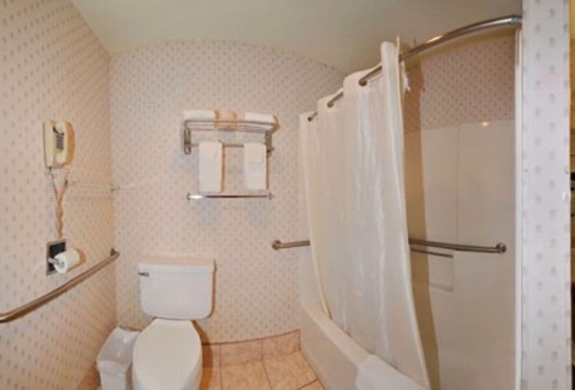 هتل Econo Lodge Castro Valley I580