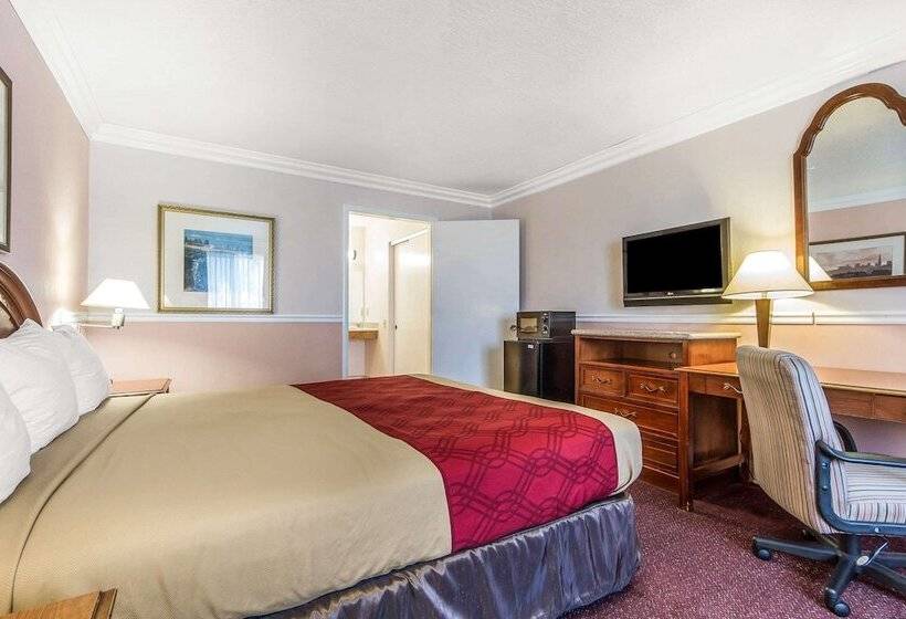 هتل Econo Lodge Castro Valley I580