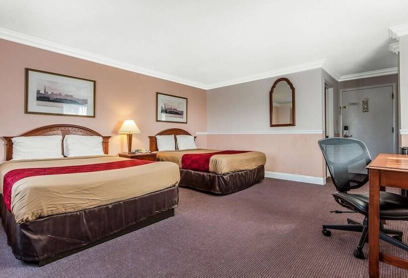 هتل Econo Lodge Castro Valley I580