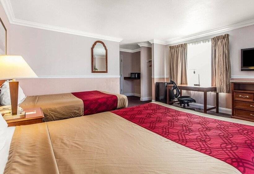 هتل Econo Lodge Castro Valley I580
