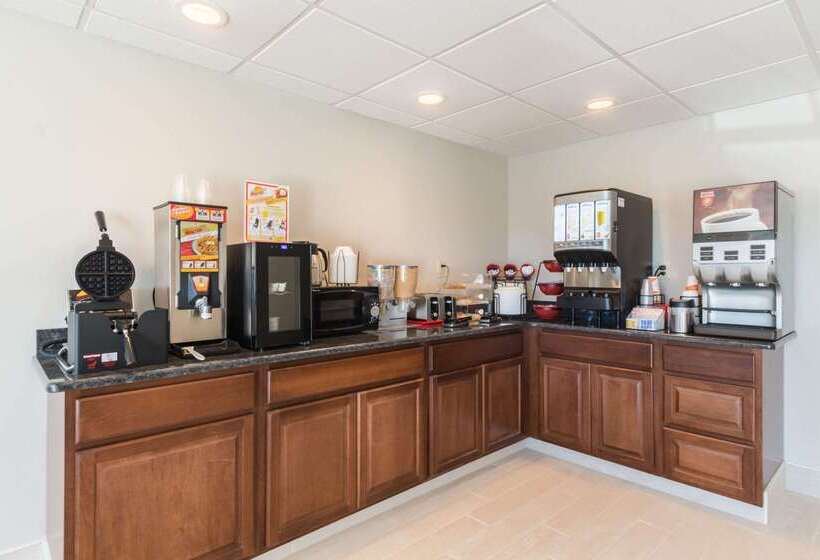 هتل Econo Lodge Harrisburg Southwest Of Hershey Area