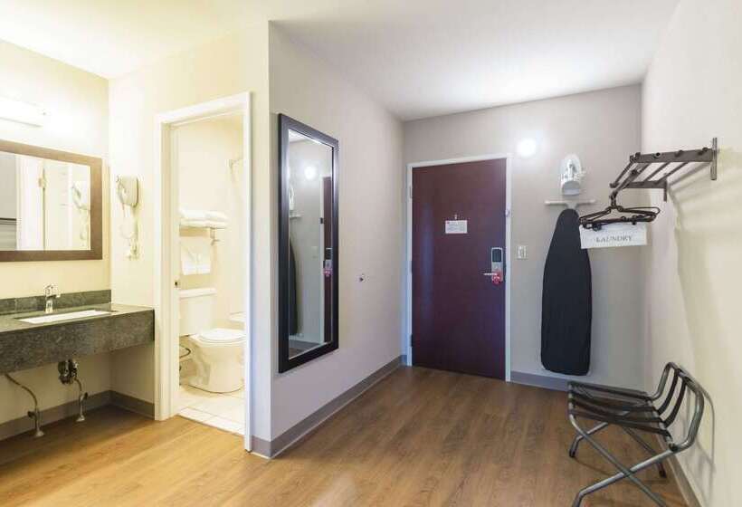 هتل Econo Lodge Harrisburg Southwest Of Hershey Area