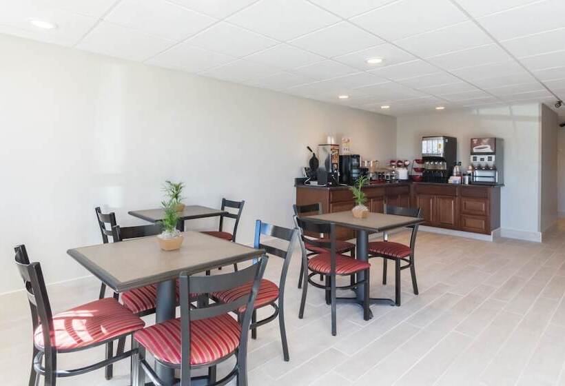 هتل Econo Lodge Harrisburg Southwest Of Hershey Area