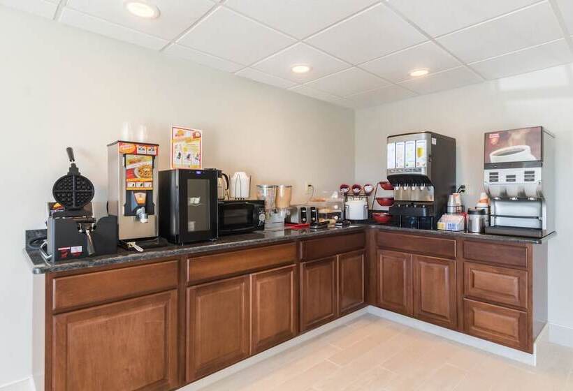 هتل Econo Lodge Harrisburg Southwest Of Hershey Area