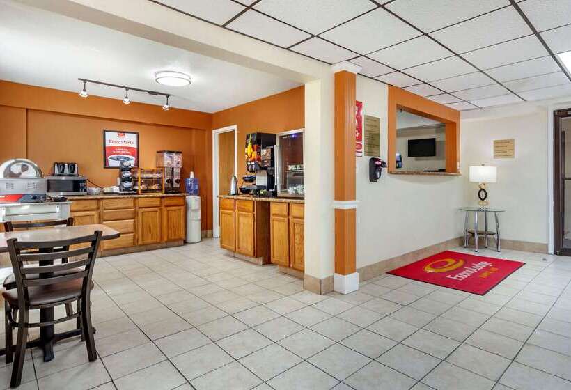 هتل Econo Lodge Hays I 70