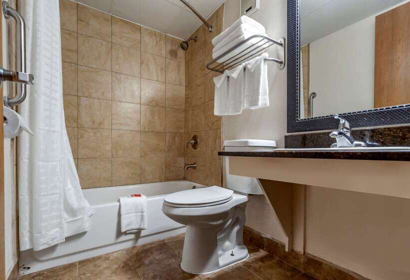 هتل Econo Lodge Hays I 70
