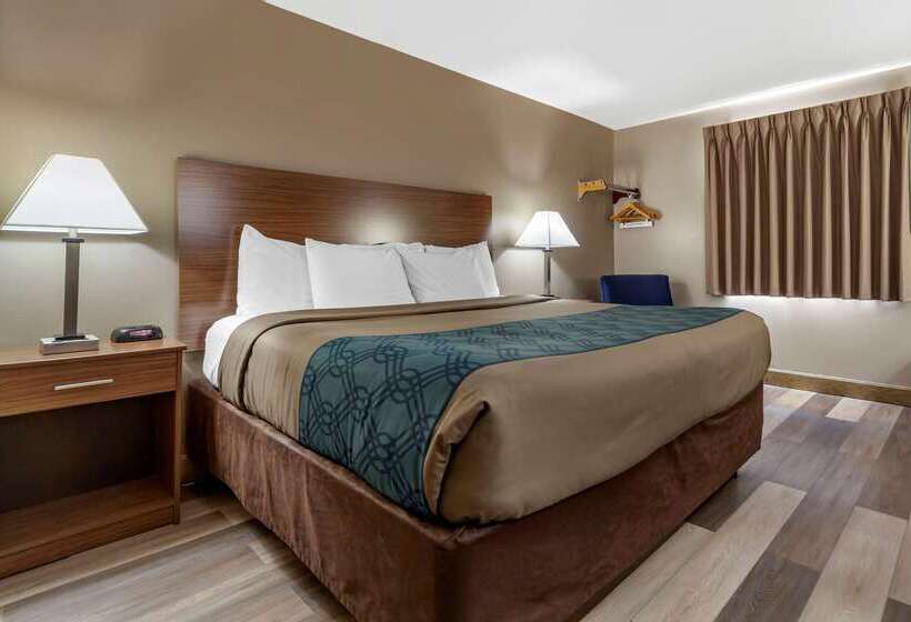 هتل Econo Lodge Hays I 70
