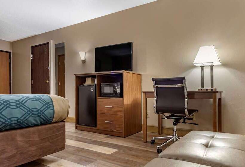 هتل Econo Lodge Hays I 70